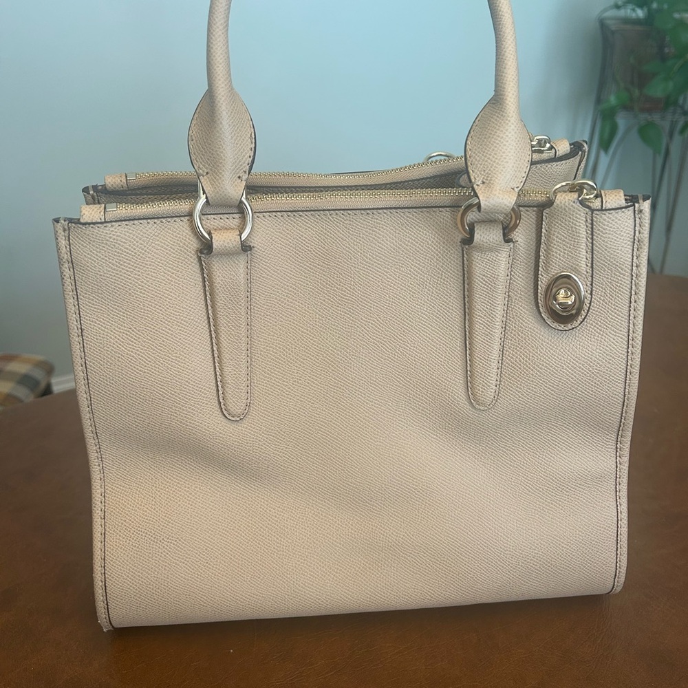 COACH F33995 LINUD CARRYALL BAG Tan/Cream Crossgrain Leather with Gold Hardware - Picture 9 of 9